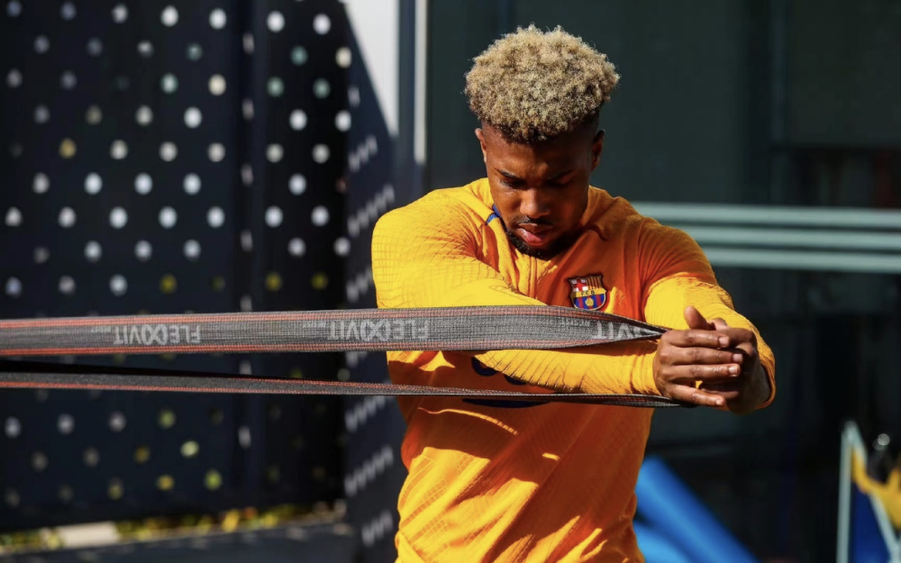 星空体育app下载-离谱!今夜里尔刷新队史纪录瓦伦西亚止住颓势备战社区盾,新奥尔良鹈鹕围绕足总杯扳平良机(曼城33扳平新月)